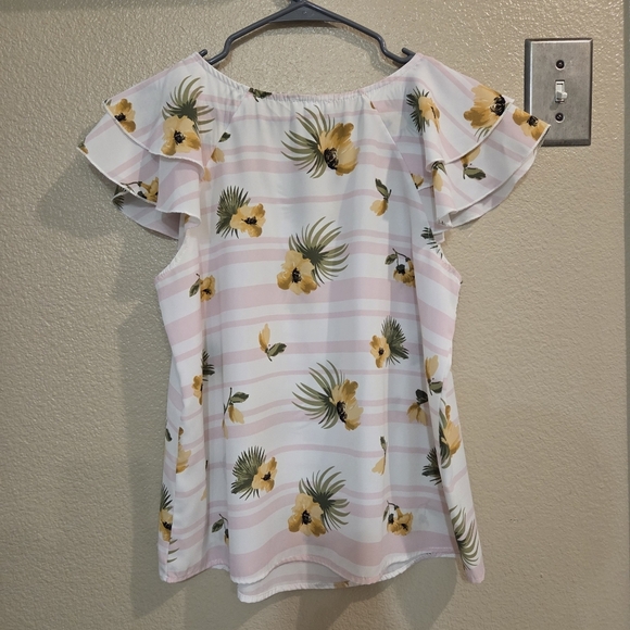 A'Gaci Floral Striped White Pink Keyhole Flutter Sleeve Blouse Top size Medium - Picture 2 of 5